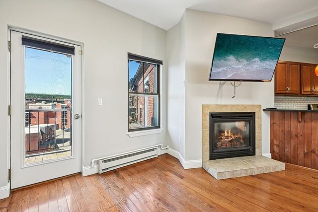 1 Pembroke St 1D, Chelsea, MA 02150
