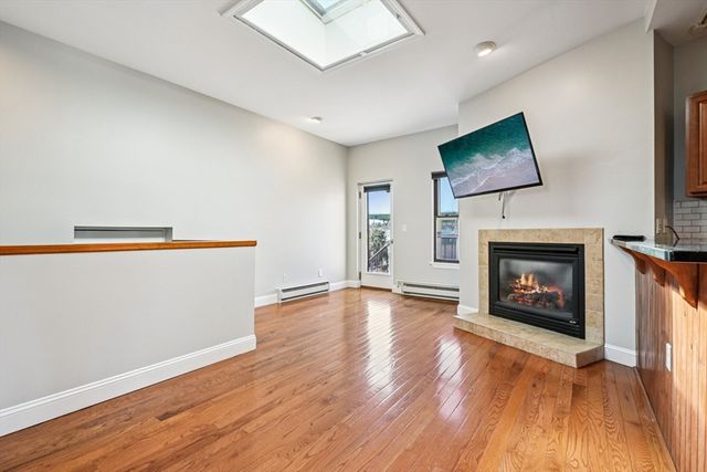 1 Pembroke St 1D, Chelsea, MA 02150