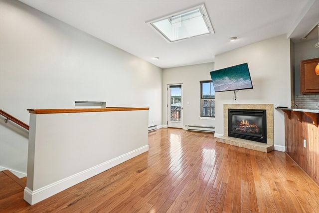 1 Pembroke St 1D, Chelsea, MA 02150