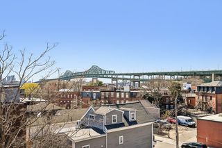 1 Pembroke St 1D, Chelsea, MA 02150