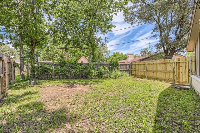 2309 Woodlawn Drive, Ennis, TX 75119