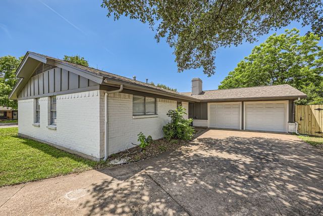 2309 Woodlawn Drive, Ennis, TX 75119