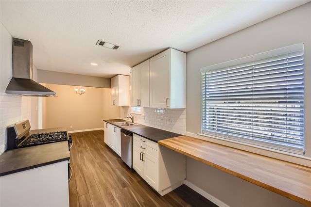 2309 Woodlawn Drive, Ennis, TX 75119