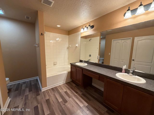 1124 WILD AZALEA Drive, Jacksonville, FL 32221