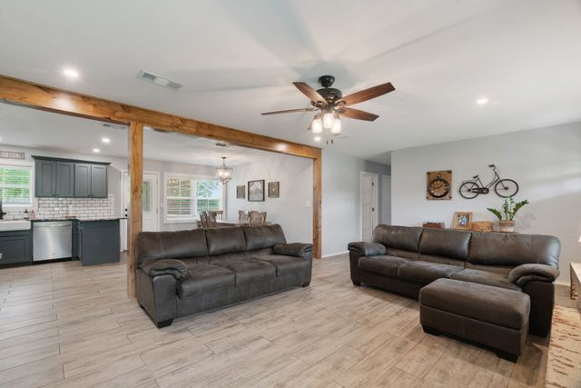 4781 Farm Road 79, Paris, TX 75460