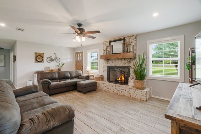 4781 Farm Road 79, Paris, TX 75460