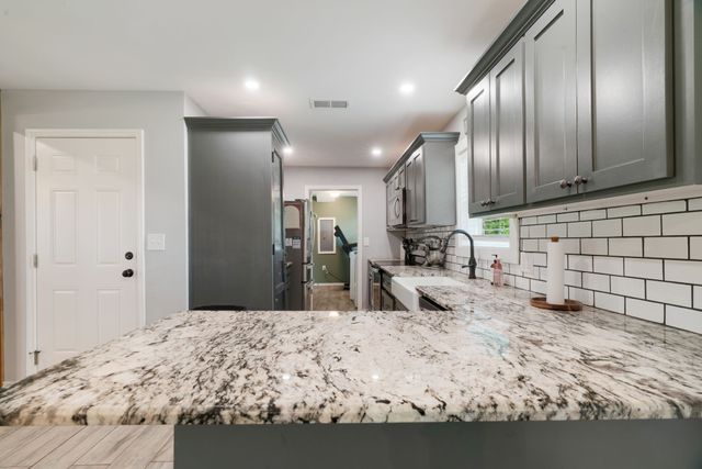 4781 Farm Road 79, Paris, TX 75460