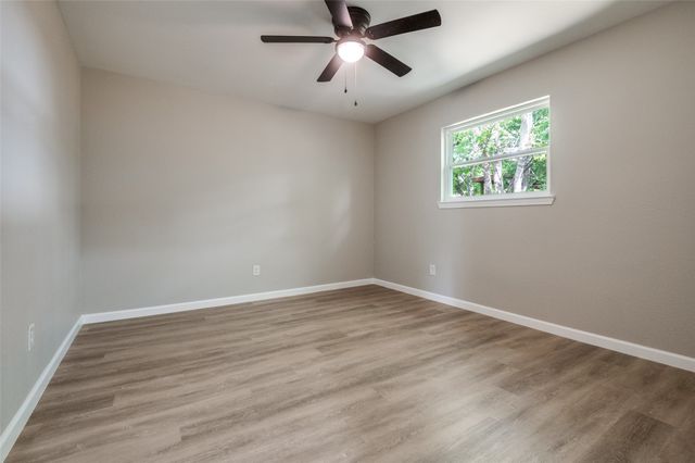 210 W Shelton Street, Alvarado, TX 76009