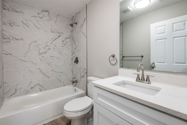 210 W Shelton Street, Alvarado, TX 76009