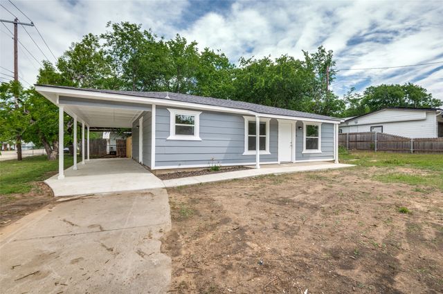 210 W Shelton Street, Alvarado, TX 76009