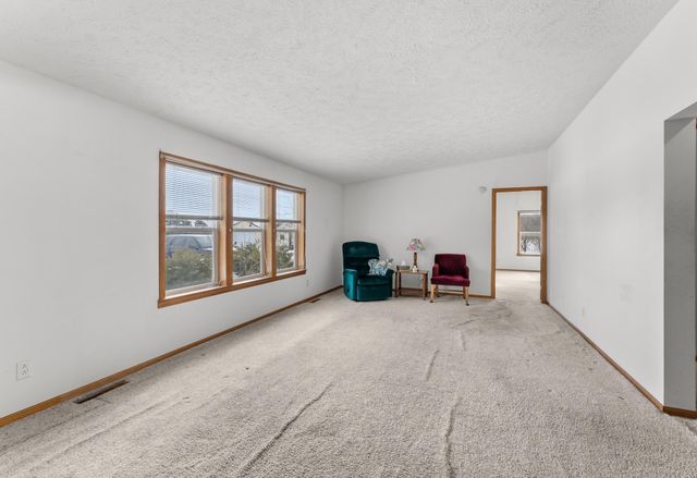 39052 Mica Avenue, North Branch, MN 55056