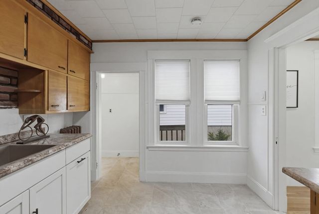 138 Sherman St, Quincy, MA 02170