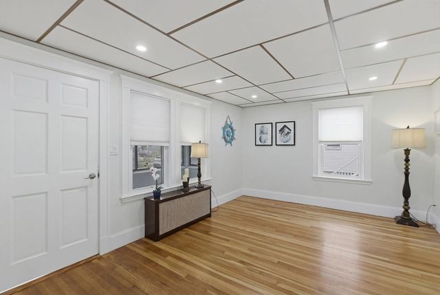 138 Sherman St, Quincy, MA 02170