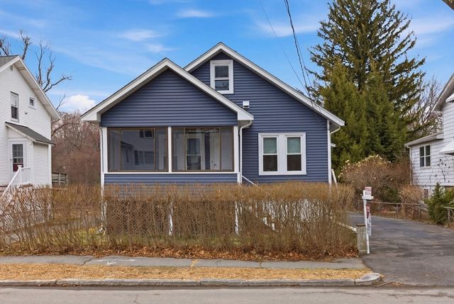 138 Sherman St, Quincy, MA 02170