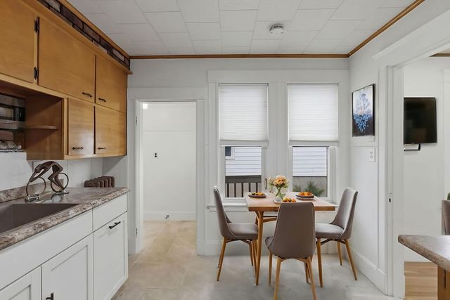 138 Sherman St, Quincy, MA 02170