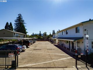 1287 R St, Springfield, OR 97477