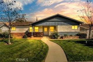 10352 Hayvenhurst Avenue, Granada Hills (los Angeles), CA 91344