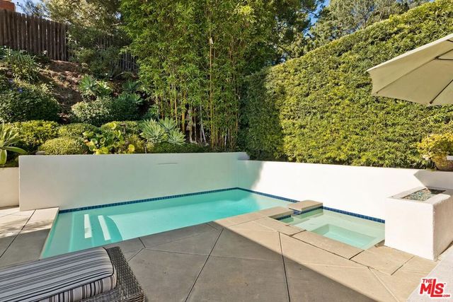 2843 WESTBROOK Avenue, Los Angeles, CA 90046