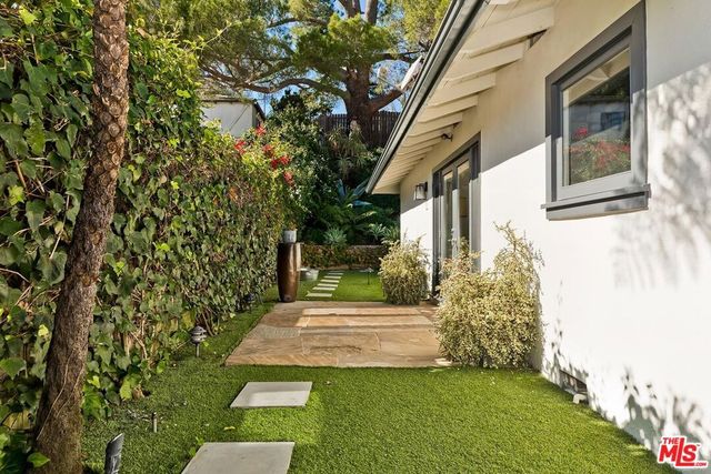 2843 WESTBROOK Avenue, Los Angeles, CA 90046