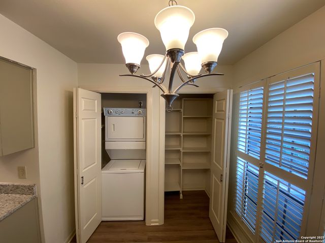 165 W Rampart Dr Apt 205, San Antonio, TX 78216