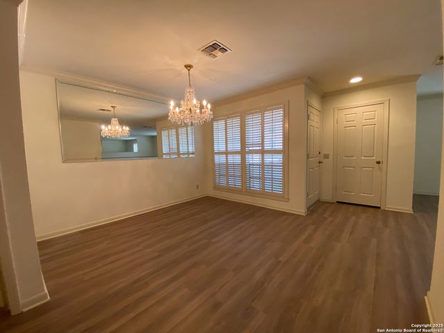 165 W Rampart Dr Apt 205, San Antonio, TX 78216