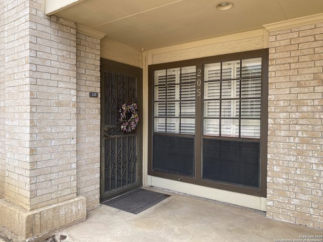 165 W Rampart Dr Apt 205, San Antonio, TX 78216