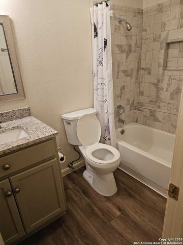 165 W Rampart Dr Apt 205, San Antonio, TX 78216