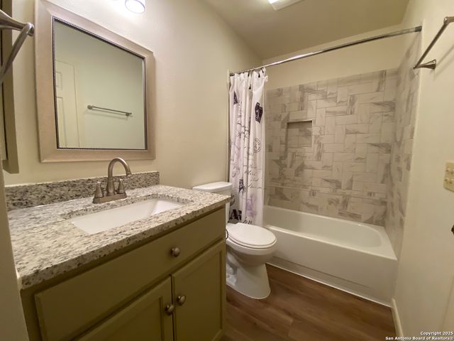 165 W Rampart Dr Apt 205, San Antonio, TX 78216
