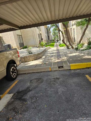 165 W Rampart Dr Apt 205, San Antonio, TX 78216