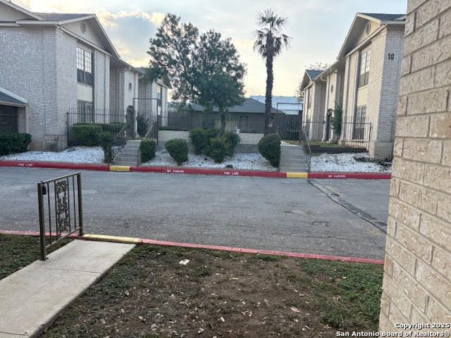 165 W Rampart Dr Apt 205, San Antonio, TX 78216