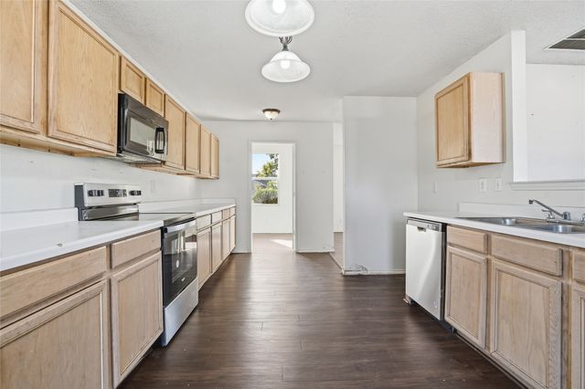 1404 Cherokee Rose Lane, Burleson, TX 76028