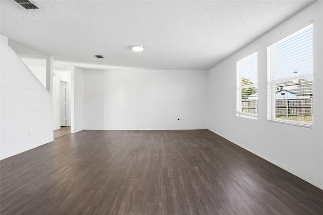 1404 Cherokee Rose Lane, Burleson, TX 76028