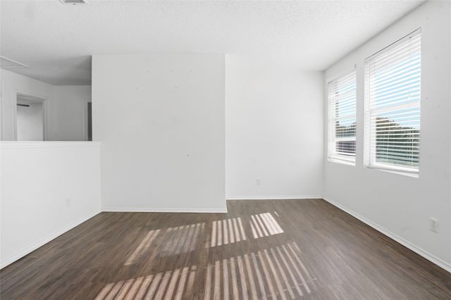 1404 Cherokee Rose Lane, Burleson, TX 76028