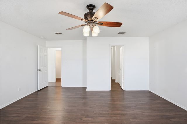 1404 Cherokee Rose Lane, Burleson, TX 76028