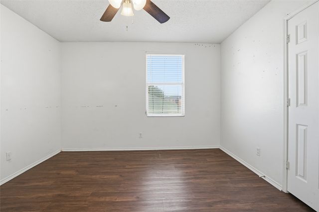 1404 Cherokee Rose Lane, Burleson, TX 76028