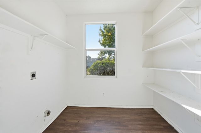 1404 Cherokee Rose Lane, Burleson, TX 76028