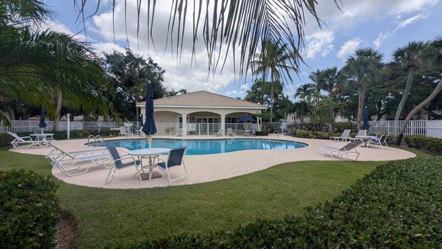 4715 Palmbrooke Circle, West Palm Beach, FL 33417