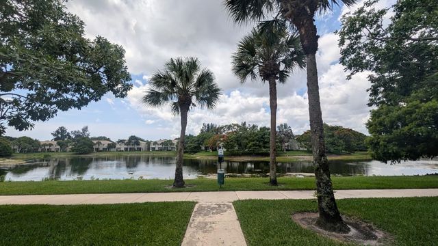 4715 Palmbrooke Circle, West Palm Beach, FL 33417