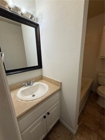 1304 S Ithaca Avenue, Russellville, AR 72801