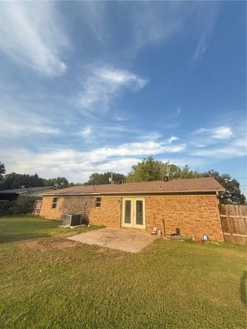 1304 S Ithaca Avenue, Russellville, AR 72801