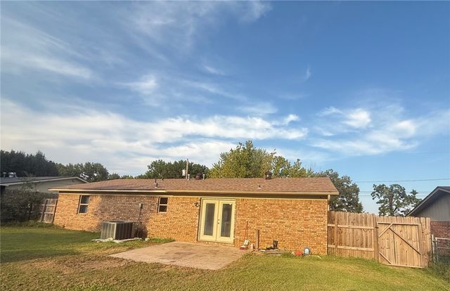 1304 S Ithaca Avenue, Russellville, AR 72801