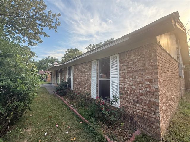1304 S Ithaca Avenue, Russellville, AR 72801