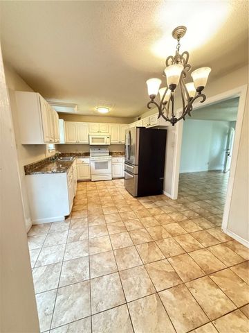 1304 S Ithaca Avenue, Russellville, AR 72801