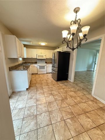 1304 S Ithaca Avenue, Russellville, AR 72801