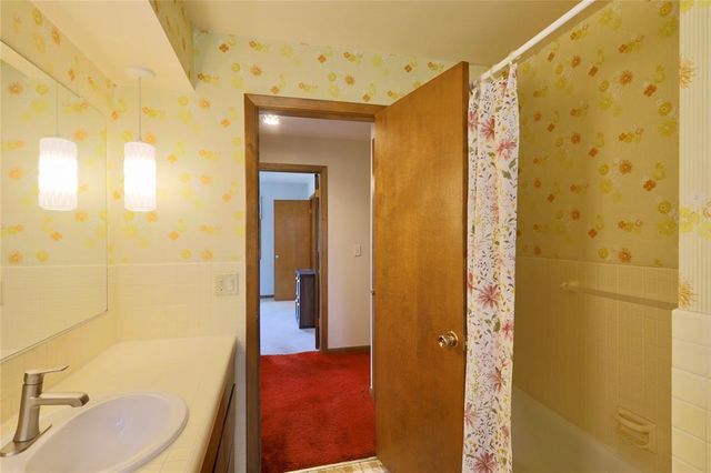 1126 E Fillmore Avenue, Eau Claire, WI 54701