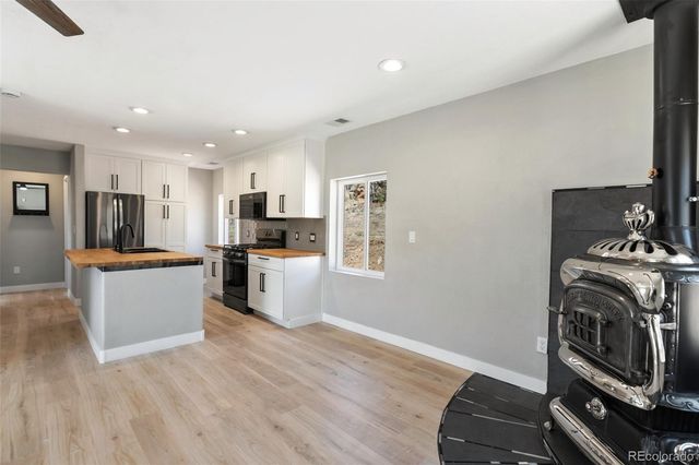 61 Garnet Lane, Lake George, CO 80827
