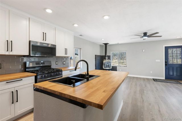 61 Garnet Lane, Lake George, CO 80827