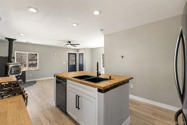 61 Garnet Lane, Lake George, CO 80827