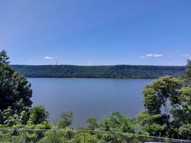 679 Warburton Avenue 1L, Yonkers, NY 10701