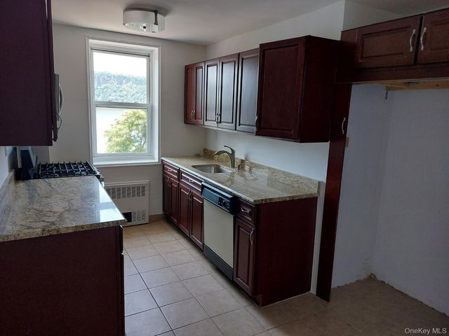 679 Warburton Avenue 1L, Yonkers, NY 10701
